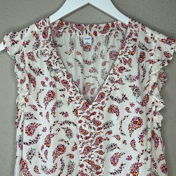 Old Navy Floral Flutter Sleeve Blouse Size Medium - Picture 3 of 9